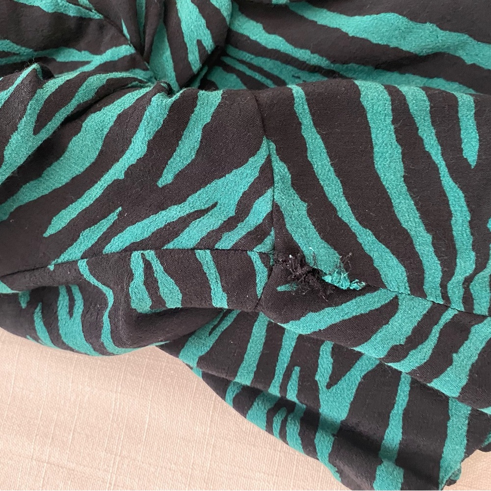 Green Zebra-Print Puff Sleeve Mini Dress - Picture 10 of 10